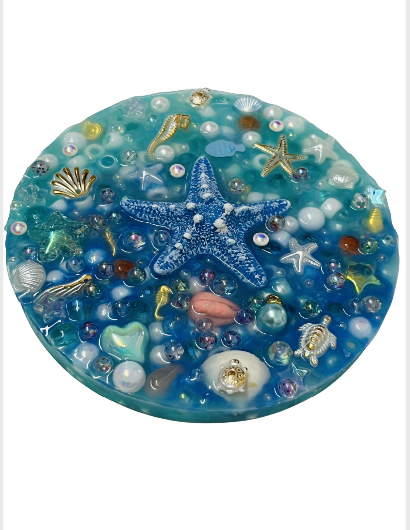 Circular design with blue and white pattern on a photo editing app interface.