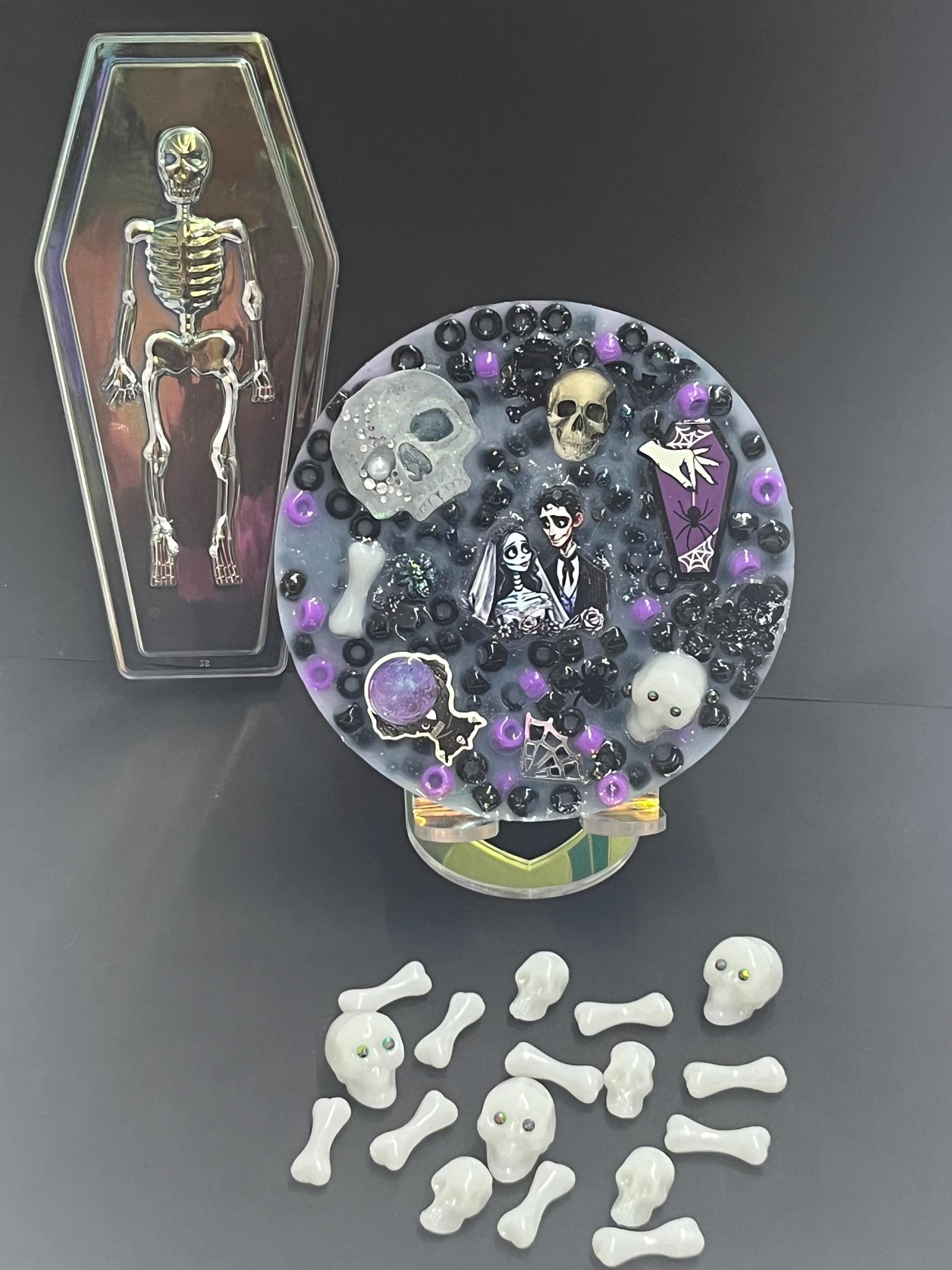 Halloween Skull Couple Picky Pad – Stress Relief Sensory Toy, Gothic Skeleton Bride Groom, skin Picky, Dertillomania, ADHD